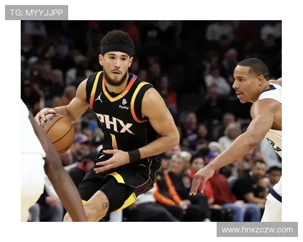 布克外线手感冰凉三分球失准却依然砍下27分助攻表现抢眼